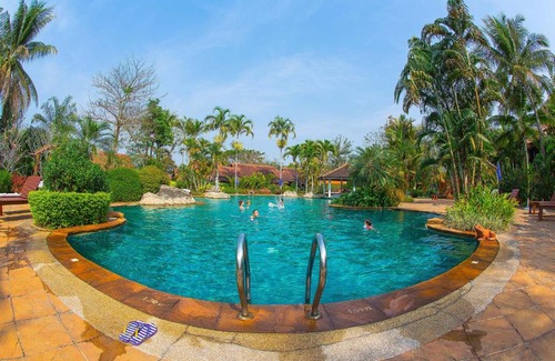 Nang Lae Resort | Golden Pine Resort and Spa