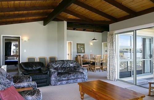 Richmond Heights House | Golders Heights - Taupo Holiday Home