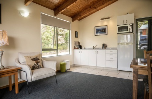 Greymouth Hotel | Goldfield Suites