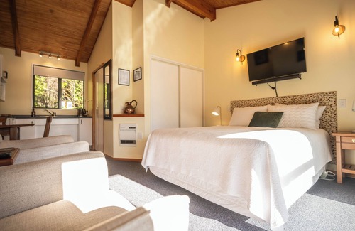 Greymouth Hotel | Goldfield Suites