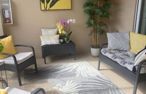 Naples Condo | Golf Course and 10 minutes to Beach