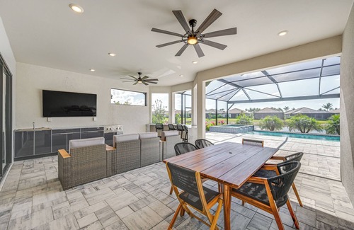 Naples House | Golf, Swim, Shop & More: Luxury Retreat in Naples!