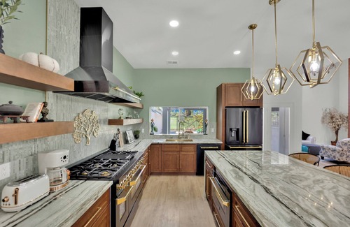 Winchester House | Golfside Villa 4300sf 4BD/4BA w/Pool, Sauna, Hot Tub - Near Strip