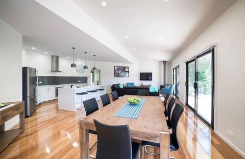 Halls Gap House | Golton in the Gap - Immerse yourself in the serenity of the Grampians landscape