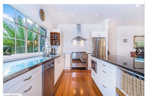 Glenbervie House | Good location about 15 Minutes To the CBD .n9 Cars free parking. free WI-FI ,