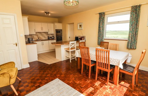 Spanish Point Cottage | GOODLANDS COTTAGE, pet friendly in Miltown Malbay, County Clare