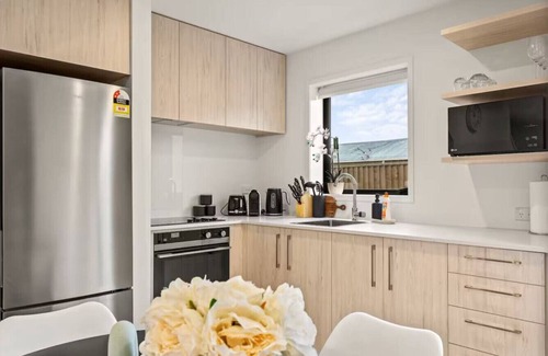 Henderson House | Gorgeous 2 Bed Henderson Stay