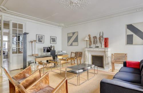 Quartier Saint-Georges Apartment | Gorgeous and large flat in the heart of Paris 09