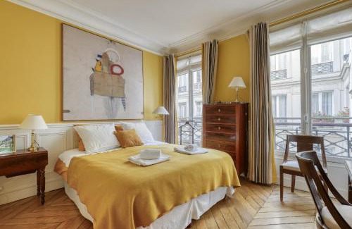 Quartier Saint-Georges Apartment | Gorgeous and large flat in the heart of Paris 09