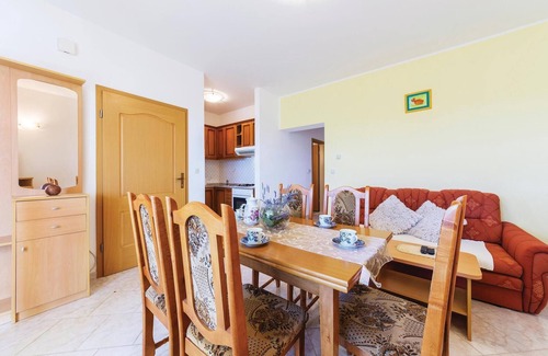 Peruski Apartment | Gorgeous apartment in Peruski with WiFi
