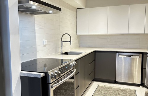 Centennial Park Apartment | Gorgeous Apartment minutes from Pearson Airport