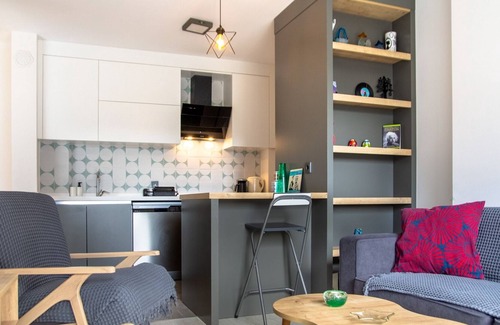 Ilica Apartment | Gorgeous Apartment With Pool and Balcony In Izmir