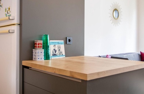 Ilica Apartment | Gorgeous Apartment With Pool and Balcony In Izmir