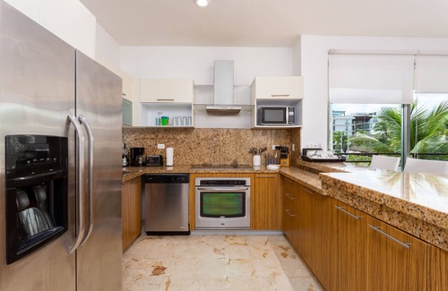 Zazil-ha Apartment | Gorgeous Condo, 50 mts to the beach, 3 blocks t the 5th ave