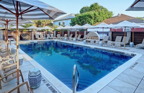Historic Downtown Savannah Apartment | Gorgeous Designer Apartment, Heated Pool Access