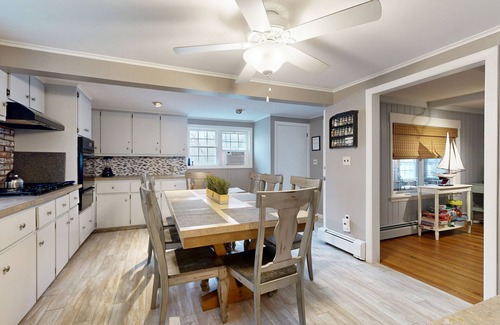 York Beach House | Gorgeous dual-unit, perfect for large groups Dogs are welcome