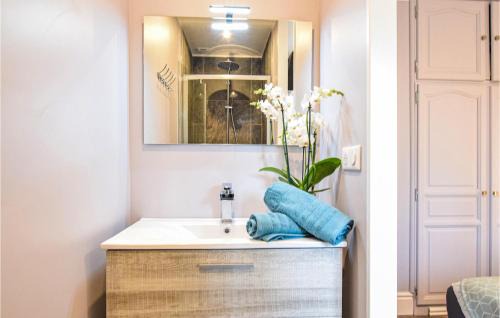 Saint-Martin-aux-Buneaux House | Gorgeous Home In St-Martin-Aux-Buneaux
