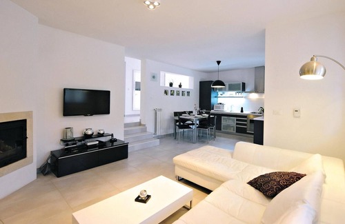 Puntera House | Gorgeous home in Barban with WiFi