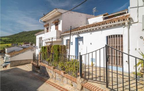 El Colmenar House | Gorgeous Home In El Colmenar With Wifi