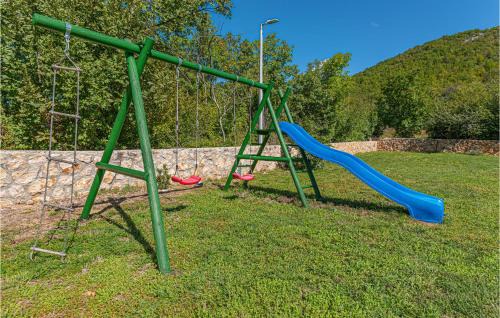 Cove Parja House | Gorgeous Home In Knin With Kitchen