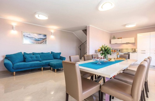 Praputnjak House | Gorgeous home in Praputnjak