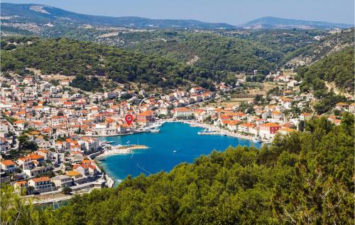 Pucisca House | Gorgeous Home In Pucisca With Wifi