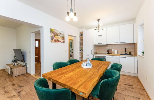 Rastevic House | Gorgeous home in Rastevic with WiFi