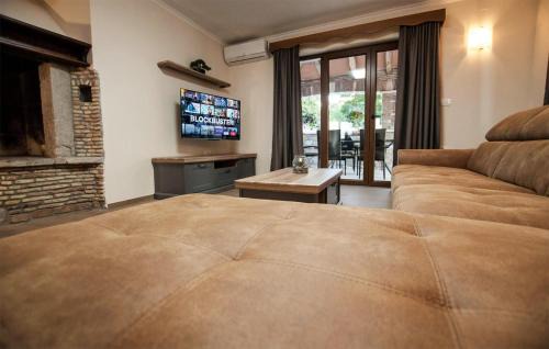 Grabri House | Gorgeous Home In Roc With Wifi