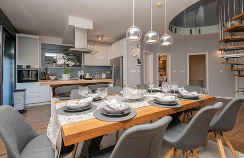 Vrgorac House | Gorgeous home in Vrgorac with WiFi