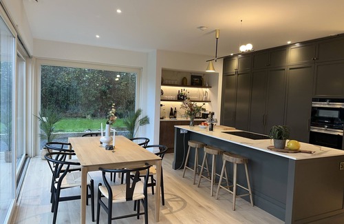 Kildare House | Gorgeous Kildare Country House just 30 minutes to Dublin City and Airportn