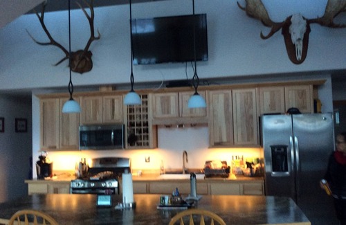 Cantwell House | Gorgeous Lakeside Chalet