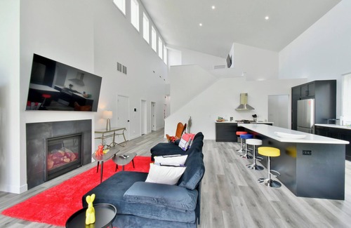 Wayzata House | GORGEOUS MODERN HOUSE VERY STYLED FEW BLOCKS FROM FAMOUS DOWNTOWN OF WAYZATA