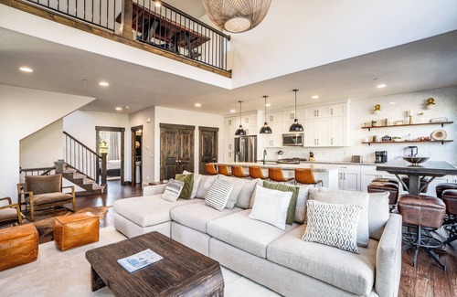 Park City House | Gorgeous Mountain Home, Private Hot Tub, Amenities Galore, Minutes to Historic Main Street!