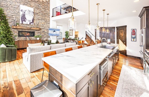 Park City House | Gorgeous Mountain Retreat, Private Hot Tub, Common Pool, Amenities Galore!