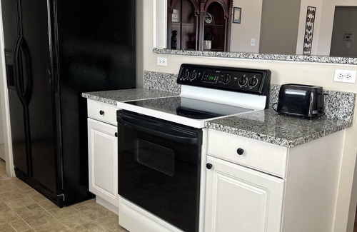 Maryville House | Gorgeous Mountain Views. Just bring your toothbrush and a few clothes!