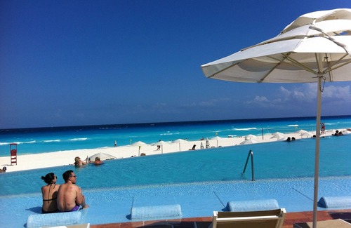 La Isla Villa | Gorgeous Oceanside Westin Resort Villa in Prime Shopping Area