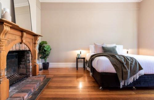 South Launceston House | Gorgeous on Galvin: Close to Town Yet A Mile Away