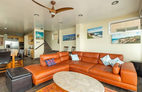 South Oceanside House | Gorgeous Spacious 4 Bedroom Beach House with Modern Amenities