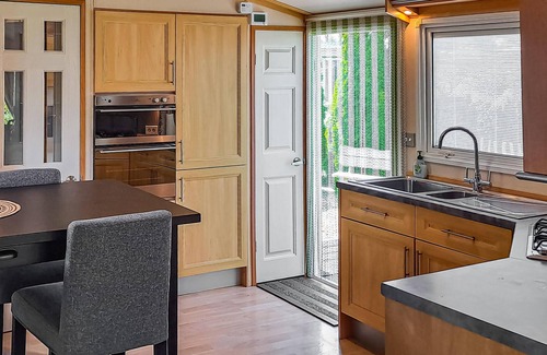 Tzummarum House | Gorgeous (sta)caravan in Tzummarum