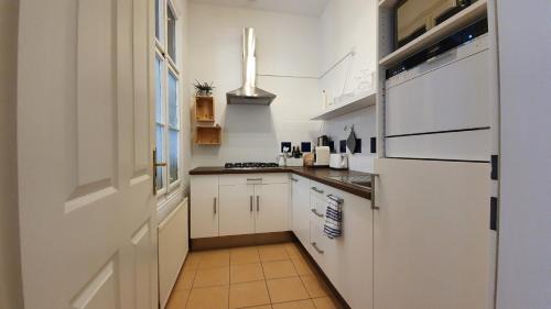 Schottenfeld Apartment | Gorgeous Viennese Apartment 10 min to City Center