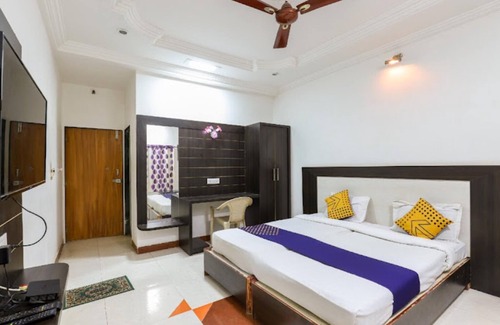 Rajula Hotel | Goroomgo Arsh Plaza Rajula