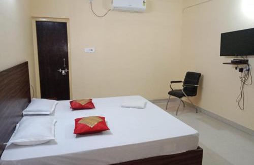 Bhubaneshwar Hotel | Goroomgo Green Akress Bhubaneswar-Comfortable Bed with impressive service