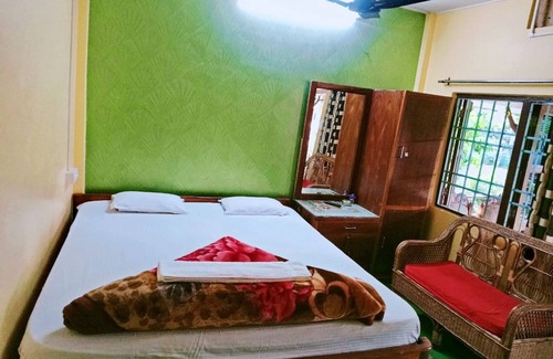 Lataguri Hotel | Goroomgo Green Gold Resort Lataguri