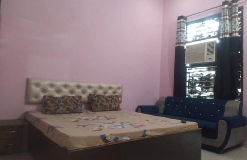 Hansi Hotel | Goroomgo Hansi Haryana