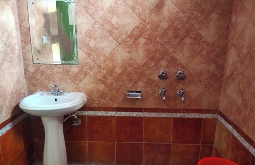 Jadrangal Hotel | Goroomgo Hotel Dolphin Dalhousie