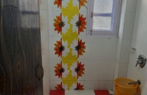 Knollswood Hotel | Goroomgo King Palace Shimla