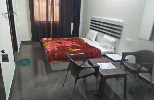 Shivalik Nagar Hotel | Goroomgo Shiva Palace Haridwar Near Railway Station - Excellent Customer Service - Best Seller