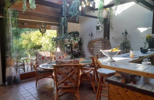 Appel House | Grüne Oase mit Terrasse