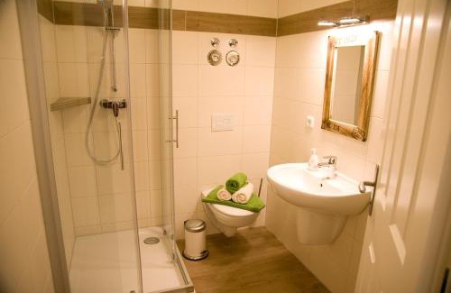 Burg-Dorf Apartment | Grüner Wald