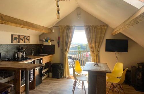 Abergele Other | Gracie's Lodge at Woody's Glamping